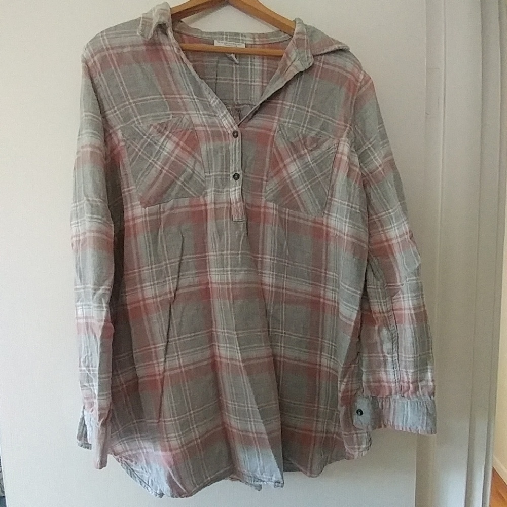 Liz Lange Maternity for Target large flannel top